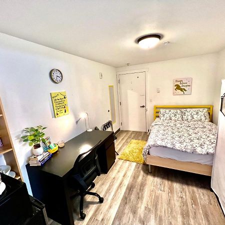 Micro Studio Apartment 10 Minutes Walk To University Of Washington Seattle Exterior foto